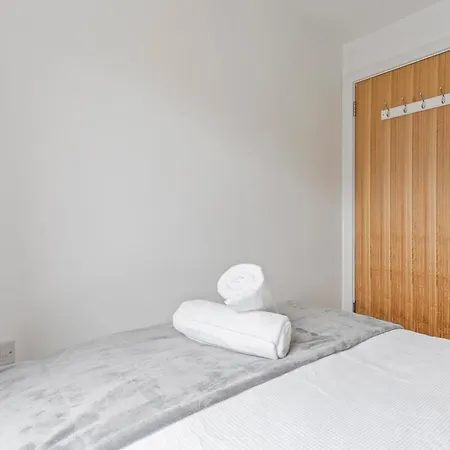 Spacious And Comfy 3 Bedroom House In Centre Apartment Birmingham