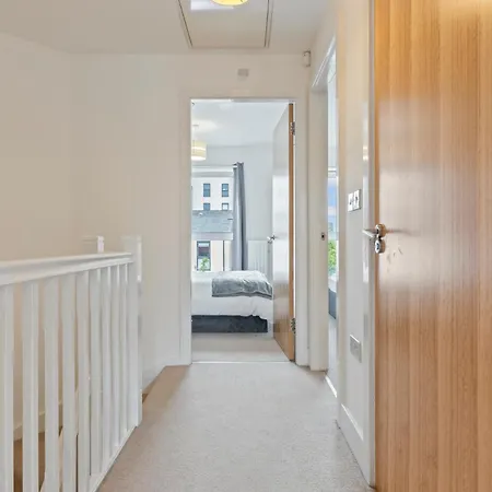 Apartment Spacious And Comfy 3 Bedroom House In Centre Birmingham