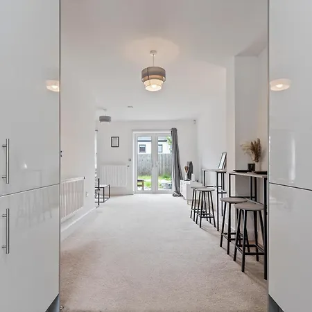 Apartment Spacious And Comfy 3 Bedroom House In Centre Birmingham