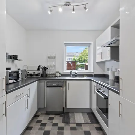 Apartamento Spacious And Comfy 3 Bedroom House In Centre *